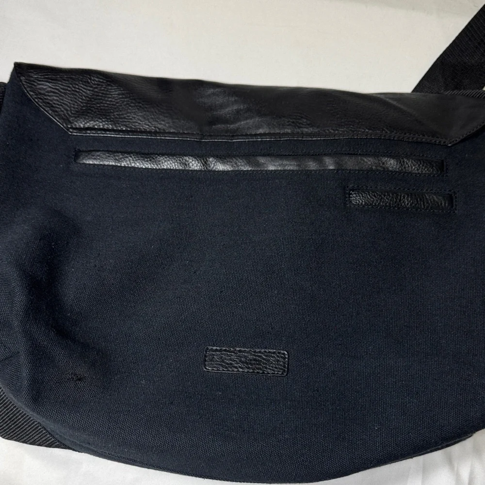Attitude Black Leather &‎ Canvas Messenger Bag Crossbody Adjustable Strap